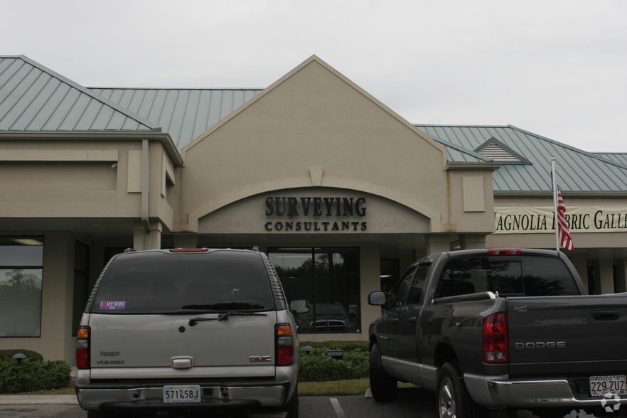 More Photos Of 17 Sherington Dr, Bluffton Storefront Retail Office For Lease