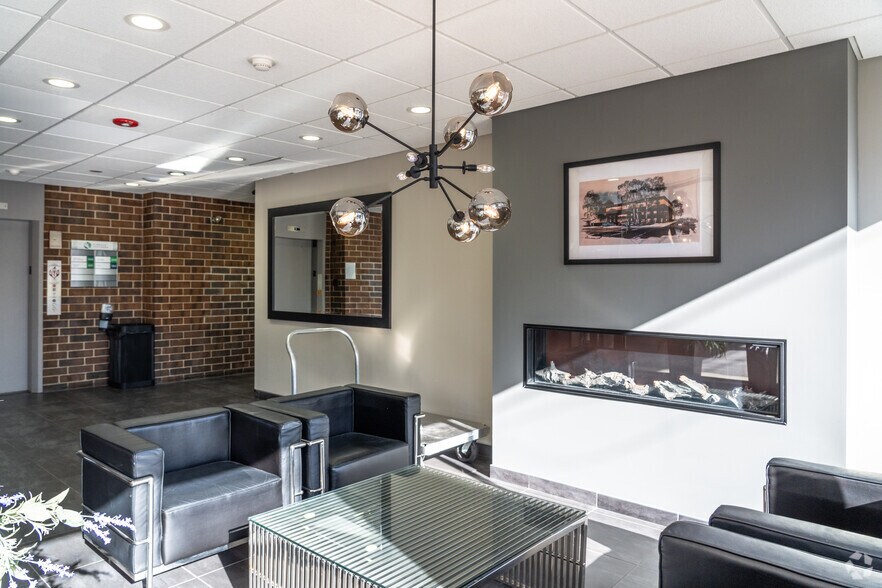 More Photos Of 5301 Dempster St, Skokie Medical For Lease