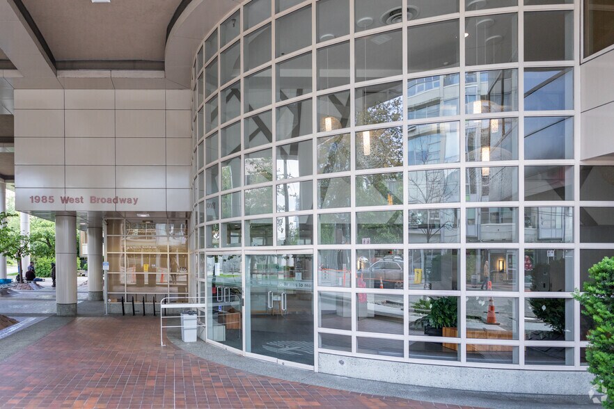 More Photos Of 1985 W Broadway, Vancouver Office For Lease