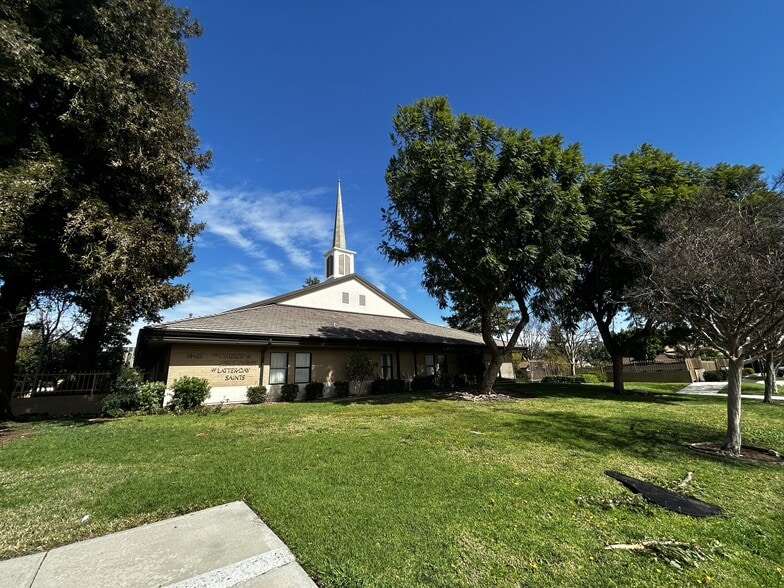More Photos Of 18425 Ingomar st, Reseda Religious Facility For Sale