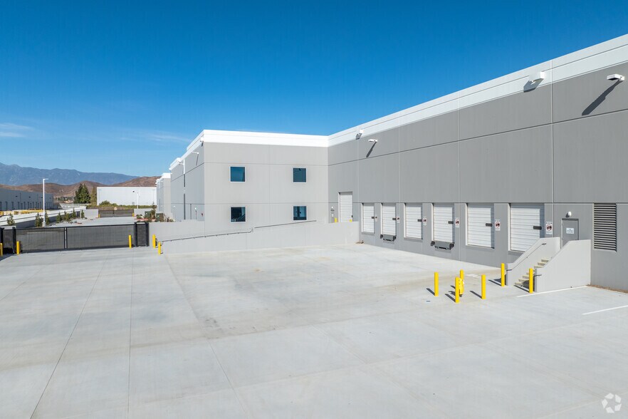More Photos Of 4795 Troy Ct, Jurupa Valley Manufacturing For Sale