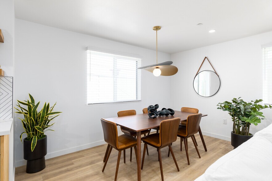 More Photos Of 1414 S Orange Dr, Los Angeles Apartments For Sale