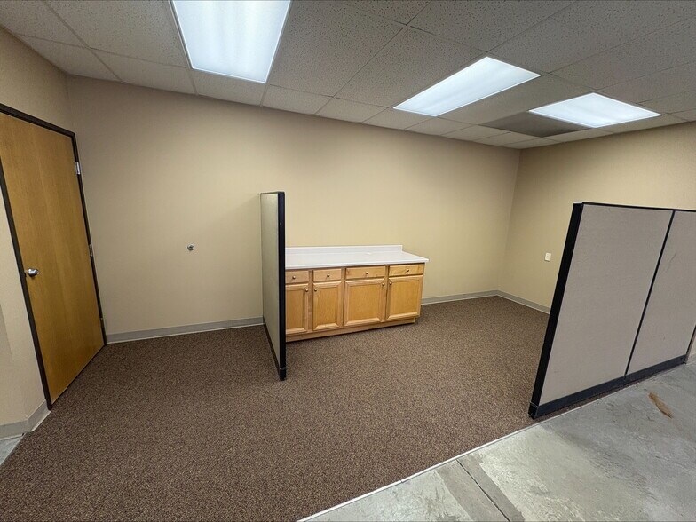 More Photos Of 5200 S Cliff Ave, Sioux Falls Office For Lease