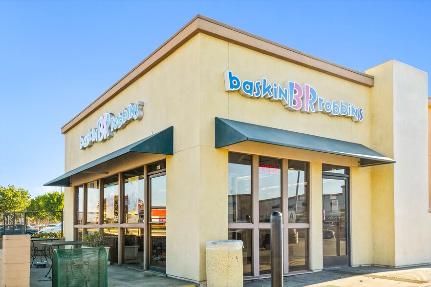 More Photos Of 328-420 N 2nd St, El Cajon Supermarket For Sale