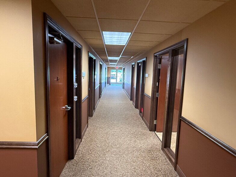 More Photos Of 4410 Golf Ter, Eau Claire Office For Sale
