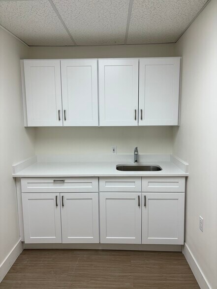 More Photos Of 619A Dalton St, Emmaus Medical For Lease