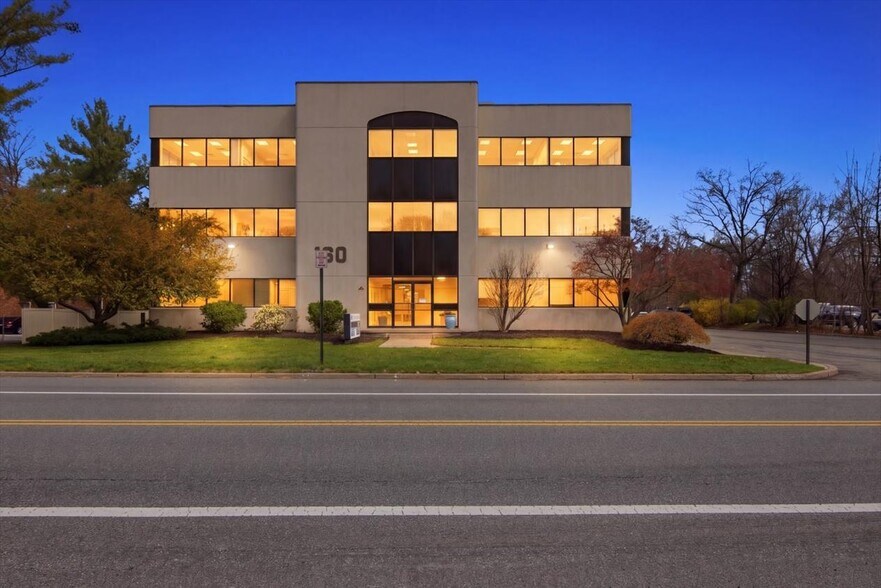 More Photos Of 160 Littleton Rd, Parsippany Office For Lease
