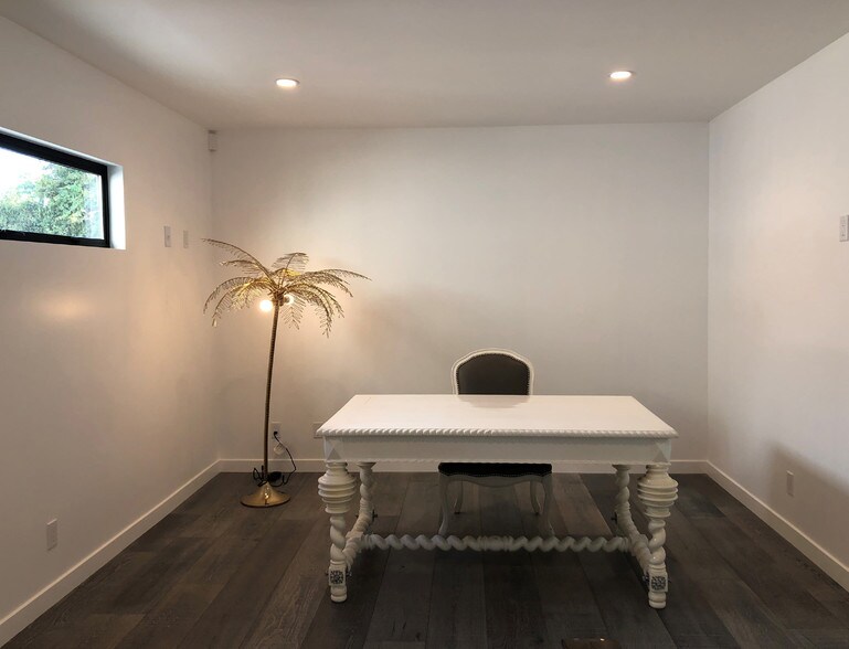 More Photos Of 754 Washington Blvd, Venice Office For Sale