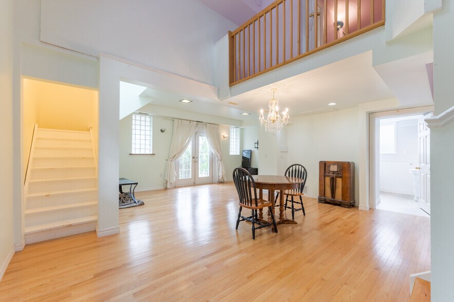 More Photos Of 131 King St E, Cobourg Multifamily For Sale