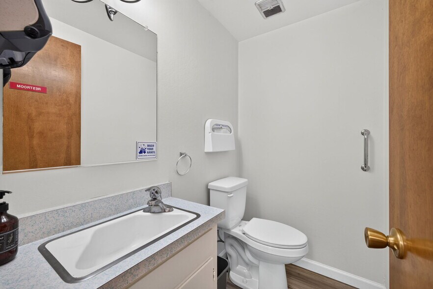 More Photos Of 7 Page St, Cotati Medical For Sale