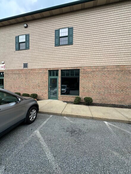 More Photos Of 55 Douglas Pike, Smithfield Bar For Sale