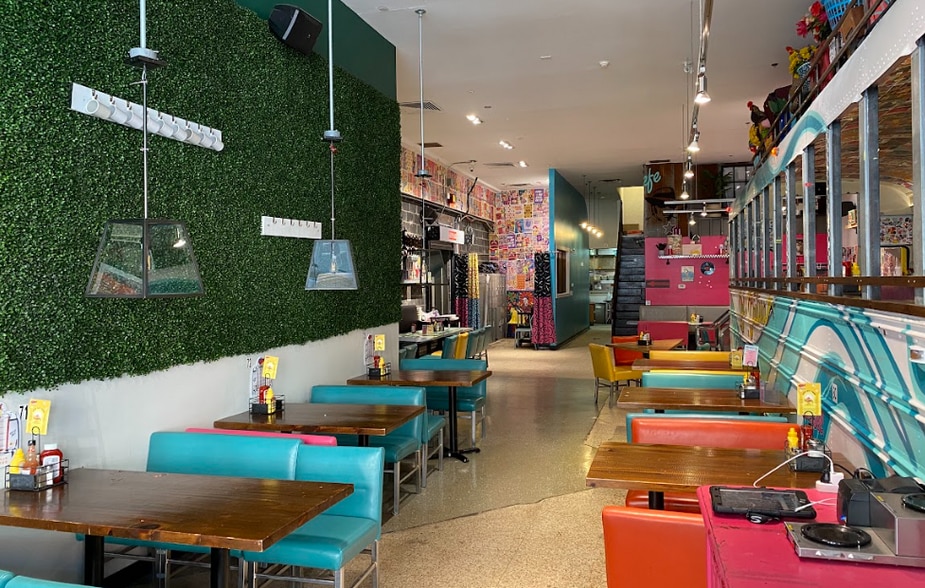 More Photos Of 10 Byward Market Square, Ottawa General Retail For Lease