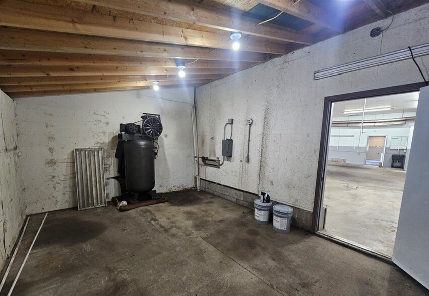 More Photos Of 97 East Ave, Newark General Retail For Sale