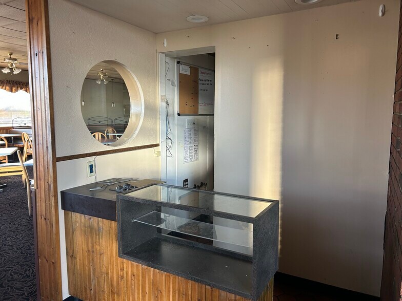 More Photos Of 10158 Niagara Falls Blvd, Niagara Falls General Retail For Lease