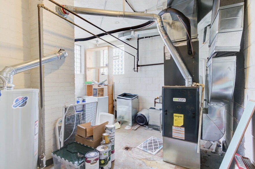More Photos Of 2520 Rochester Rd, Royal Oak Office For Lease