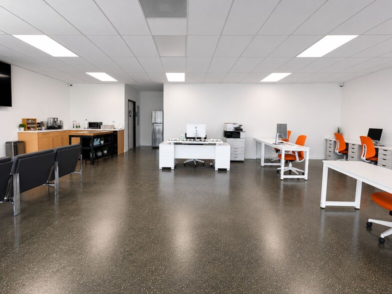 More Photos Of 3061-3075 Foothill Blvd, La Crescenta Storefront Retail Office For Lease