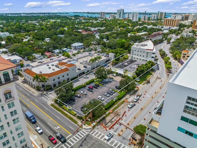 More Photos Of 100 S Washington Blvd, Sarasota Office For Sale