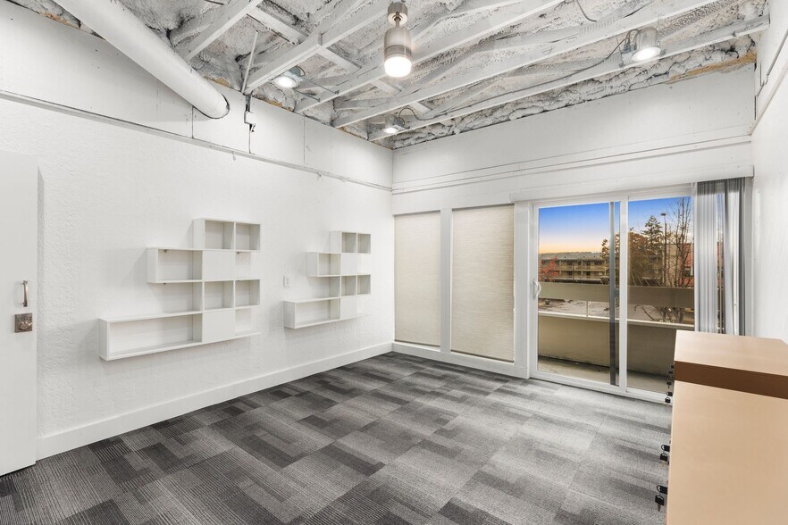 More Photos Of 22030 7th Ave S, Des Moines Medical For Sale