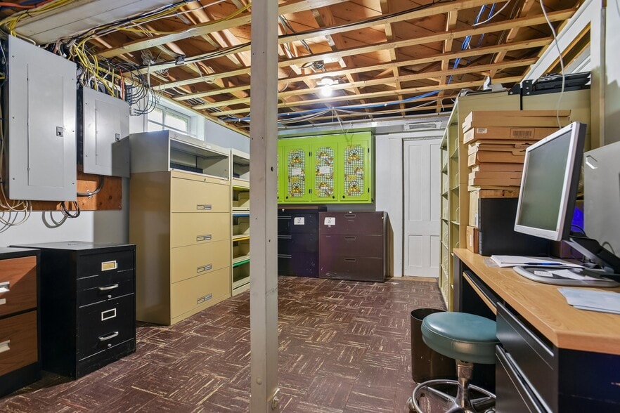More Photos Of 65 Sachem St, Norwich Medical For Sale