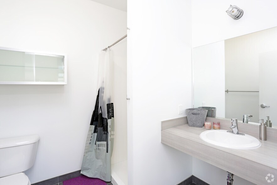 More Photos Of 1313 Cuming St, Omaha Apartments For Lease