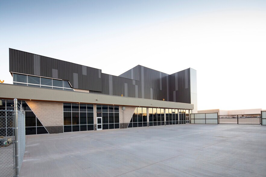 More Photos Of 6253 S Sossaman Rd, Mesa Airplane Hangar For Lease