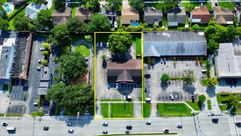 More Photos Of 4230 University Dr, Fort Lauderdale Storefront For Sale