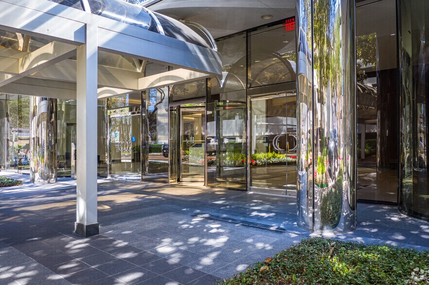 More Photos Of 10375 Richmond Ave, Houston Office For Lease