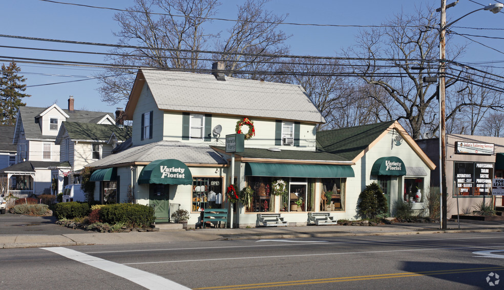 Primary Photo Of 45 2nd Ave, Bay Shore Freestanding For Sale