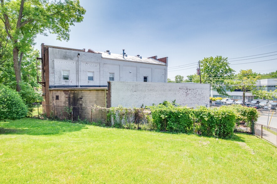 More Photos Of 101 Midland Ave, Port Chester Warehouse For Sale