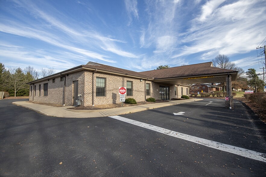 Primary Photo Of 86 Coraopolis Rd, Coraopolis Medical For Sale