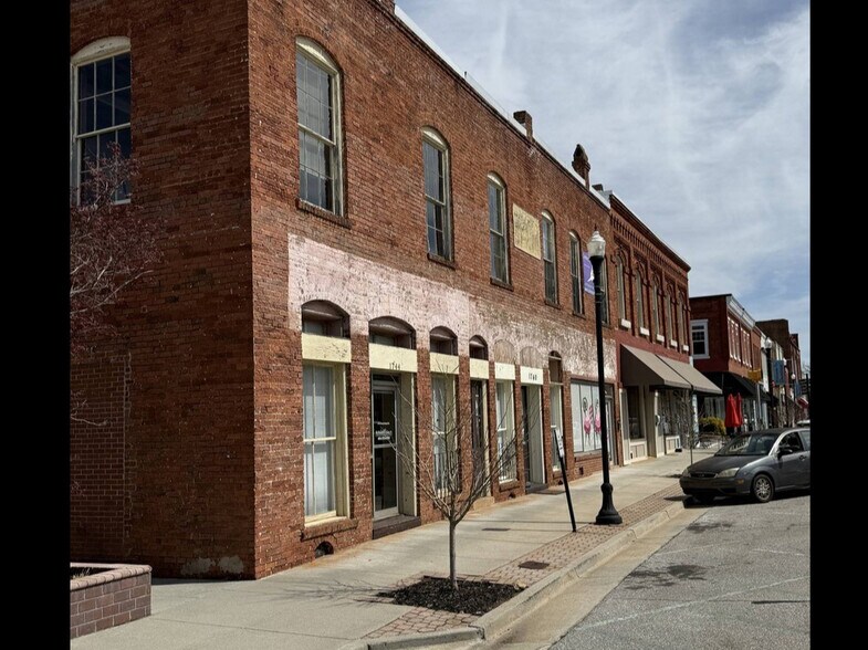 More Photos Of 1736 N Broad St, Commerce Office For Lease