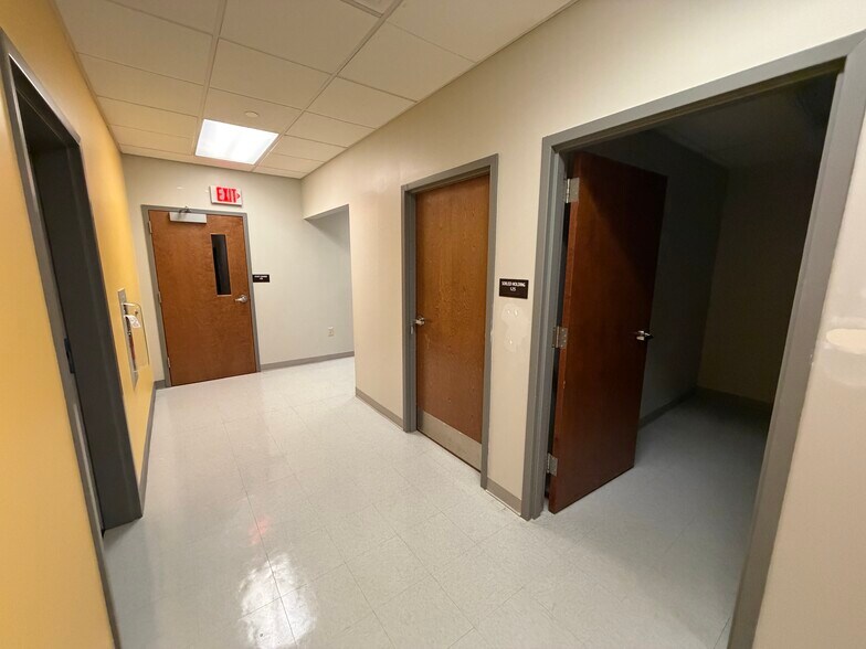 More Photos Of 3143 William Penn Hwy, Easton General Retail For Lease