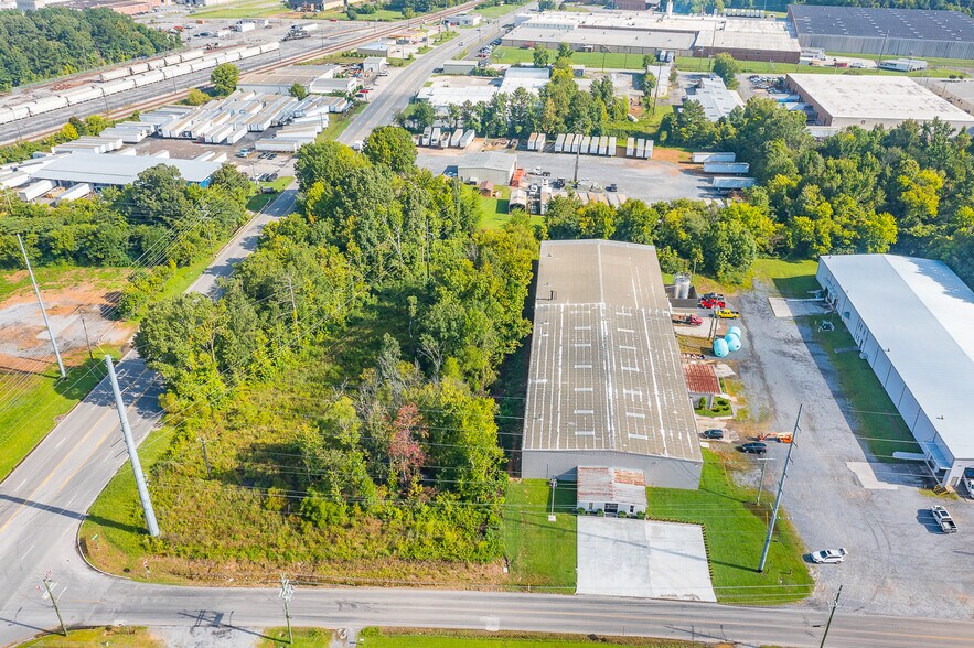 More Photos Of 506 Bear Creek Rd, Dalton Manufacturing For Sale