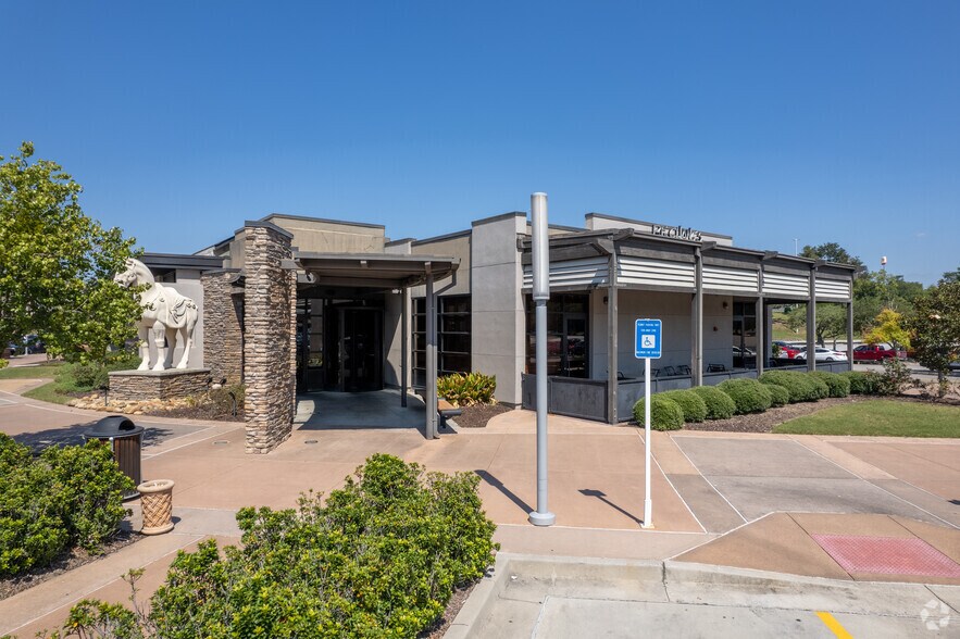 More Photos Of 3450 Wrightsboro Rd, Augusta Unknown For Lease