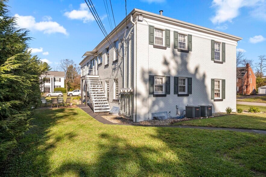 More Photos Of 1802 Carolyn Dr, Lexington Apartments For Sale