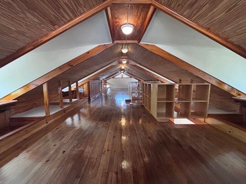 More Photos Of 702 W 34th St, Austin Office For Lease