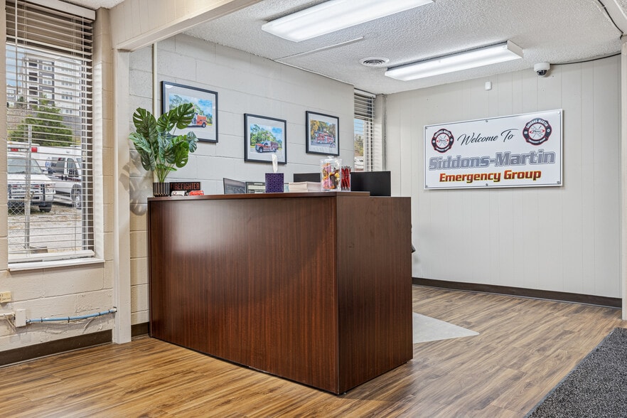 More Photos Of 3502 Dickerson Pike, Nashville Flex For Sale