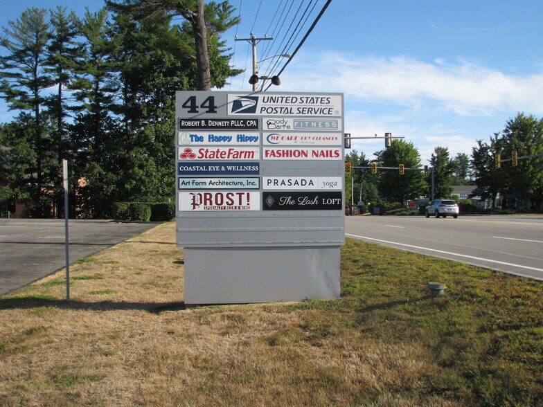 More Photos Of 44 Lafayette Rd, North Hampton Storefront Retail Office For Lease