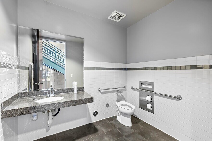 More Photos Of 9940 Irvine Center Dr, Irvine Office For Sale