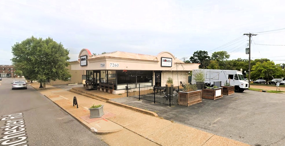 More Photos Of 7260 Manchester Rd, Maplewood Restaurant For Lease