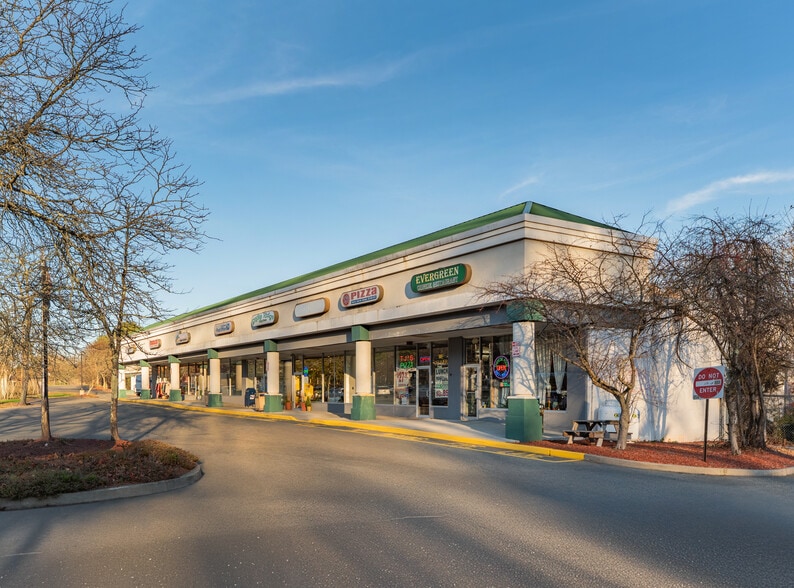 More Photos Of 5716 Berkshire Valley Rd, Oak Ridge General Retail For Lease