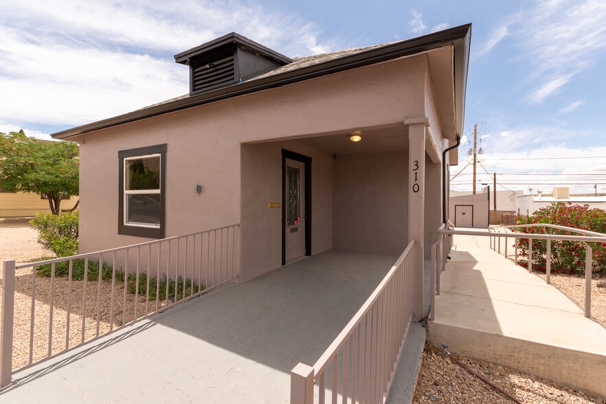 More Photos Of 310 E Oak St, Kingman Office For Sale