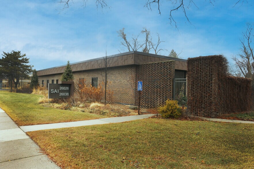 More Photos Of 26026-26038 Woodward Ave, Royal Oak Medical For Sale