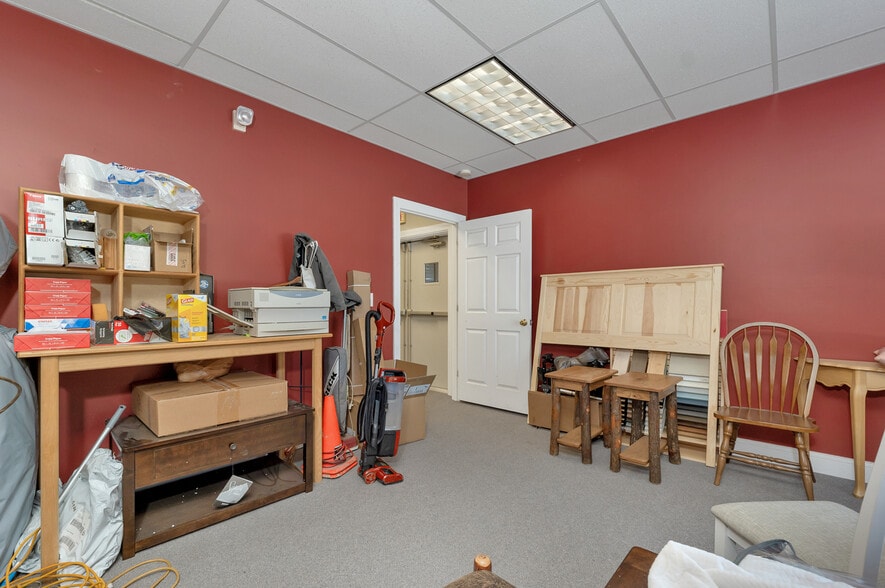 More Photos Of 1210 White Mountain Hwy, Ossipee Freestanding For Sale