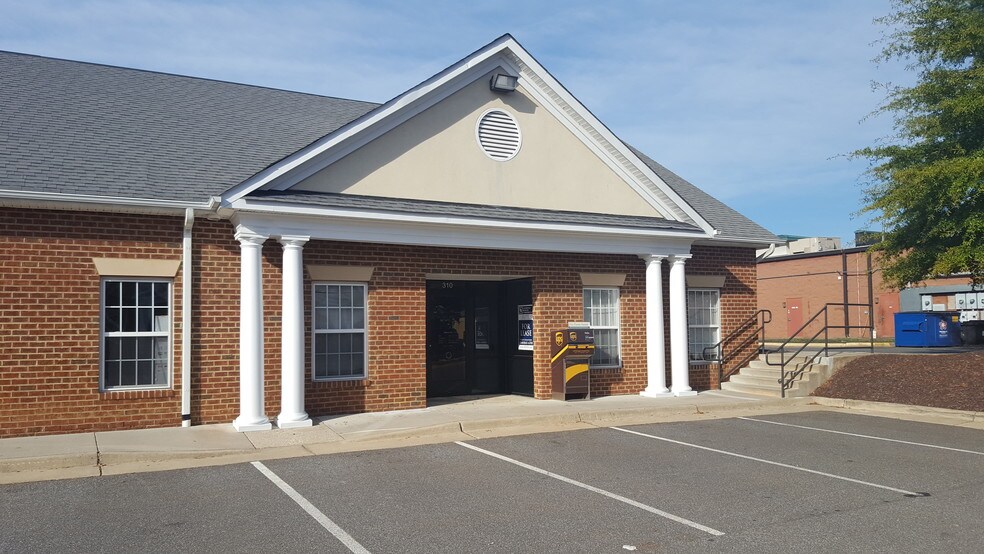 More Photos Of 10712 Ballantraye Dr, Fredericksburg Office For Lease