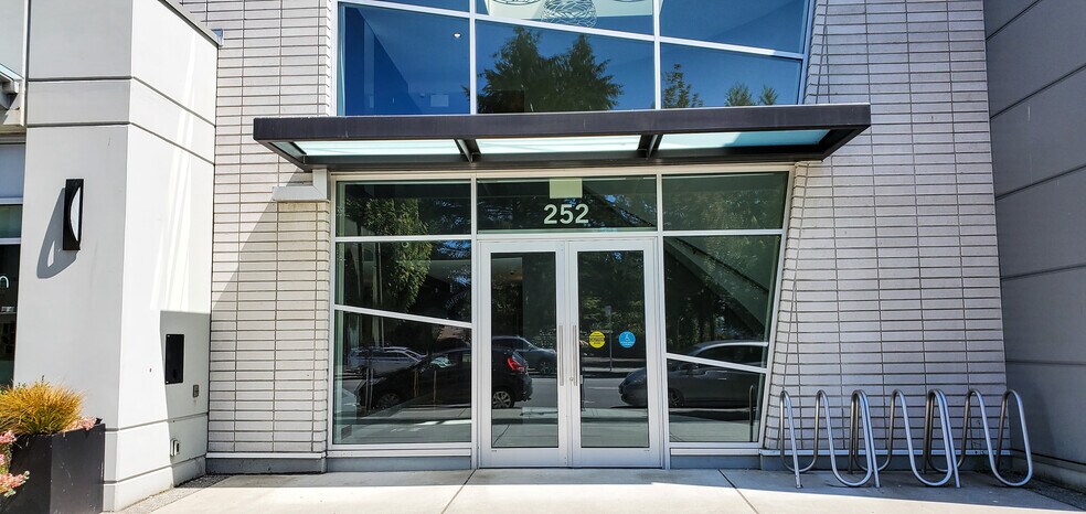 More Photos Of 252 W Esplanade, North Vancouver Coworking Space