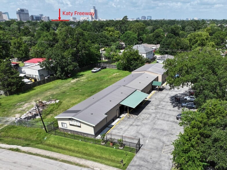 More Photos Of 1401 Cedar Post Ln, Houston Warehouse For Sale
