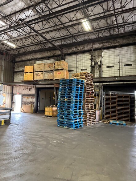 More Photos Of 4949 Chavenelle Rd, Dubuque Industrial For Lease