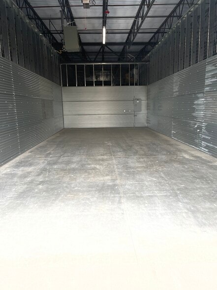 More Photos Of 7280 Gilpin Way, Denver Warehouse For Lease