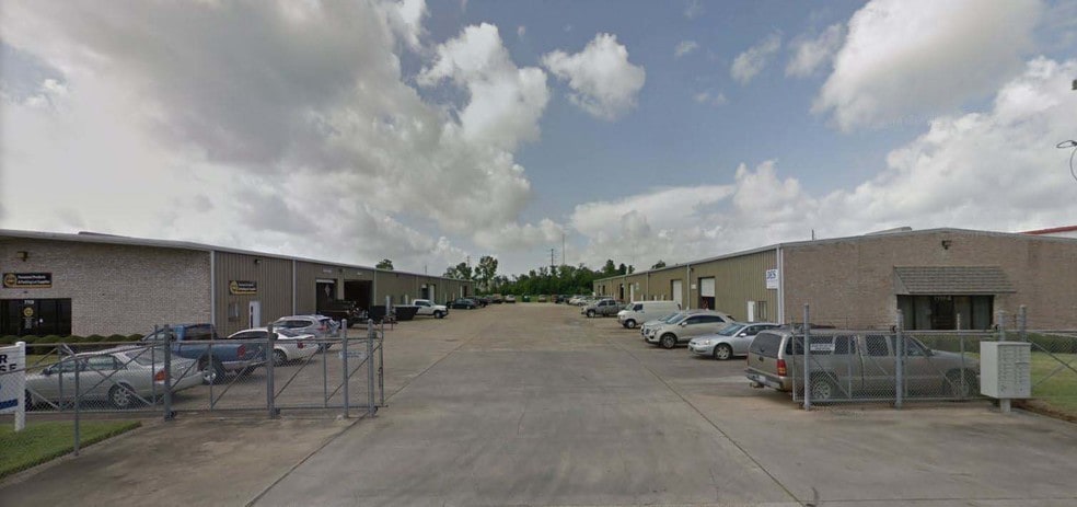 More Photos Of 7115 Belgold St, Houston Warehouse For Lease